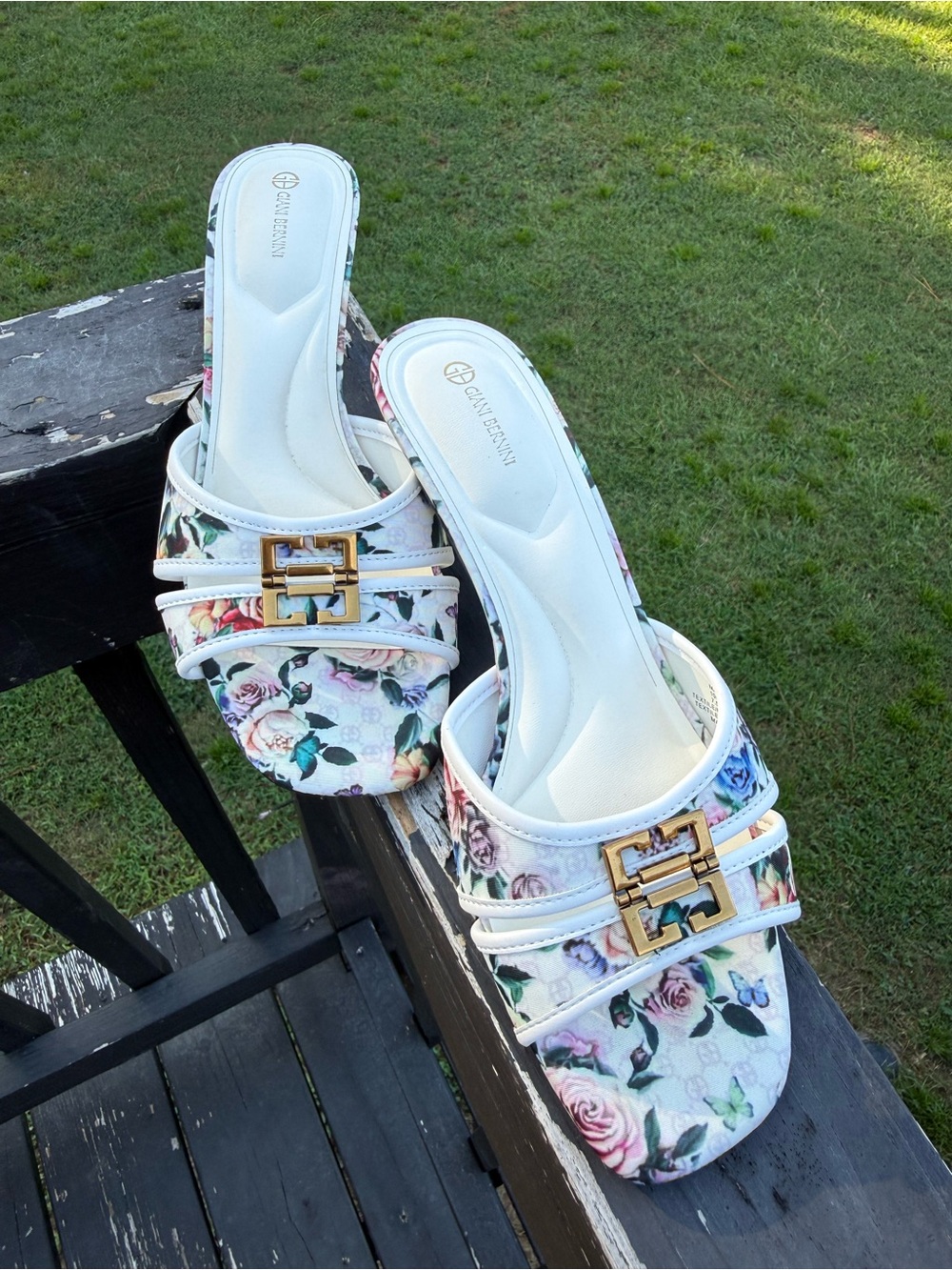 Giani Bernini Kitten Heels